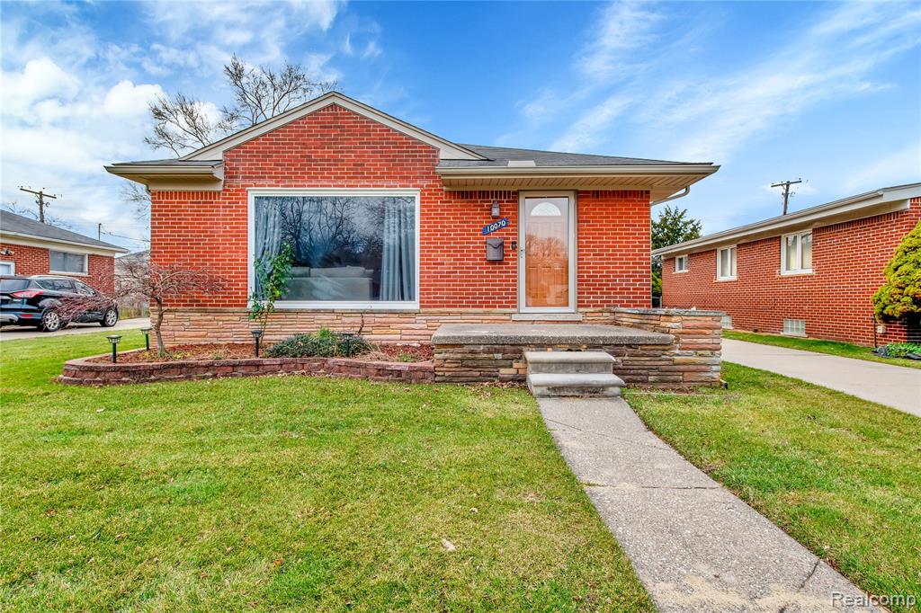 10070 Buckingham Avenue, Allen Park, MI 48101