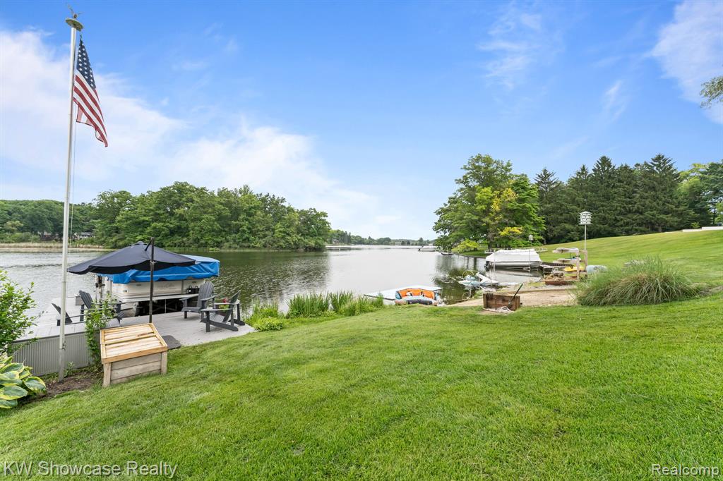 6476 Andersonville Road, Waterford, MI 48329 — Photo 14