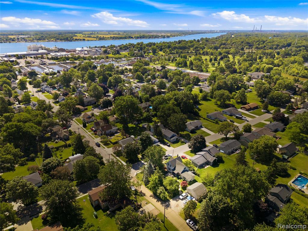 806 S 10th Street, St. Clair, MI 48079 — Photo 3
