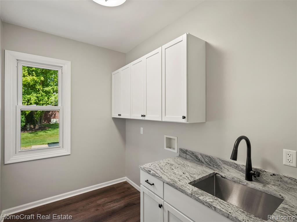 6807 SUNSET Drive, South Lyon, MI 48178 — Photo 26