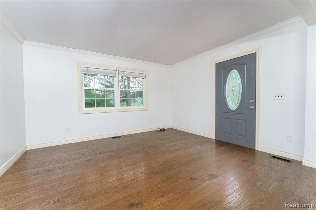 8953 OAK GROVE Road, Howell, MI 48855 — Photo 13