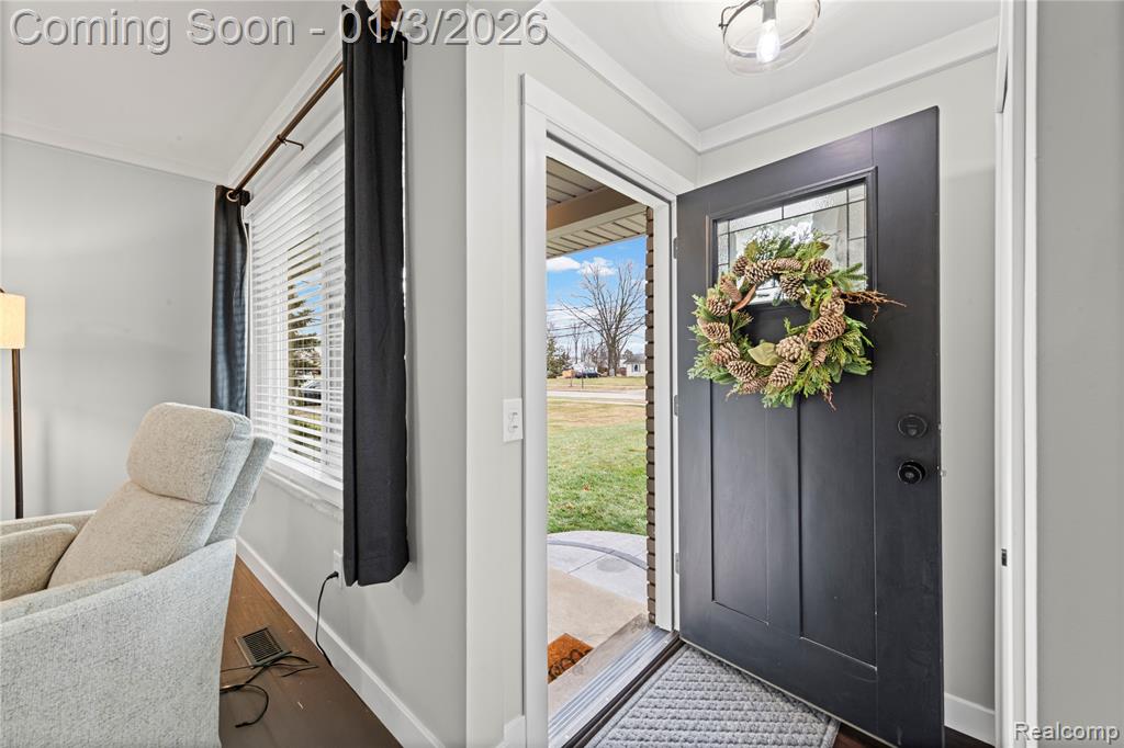 700 W Girard Avenue, Madison Heights, MI 48071 — Photo 9
