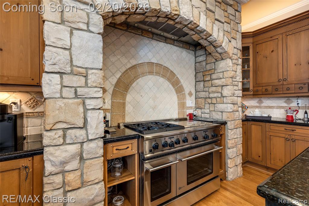 17905 Parkshore Drive, Northville, MI 48168 — Photo 22