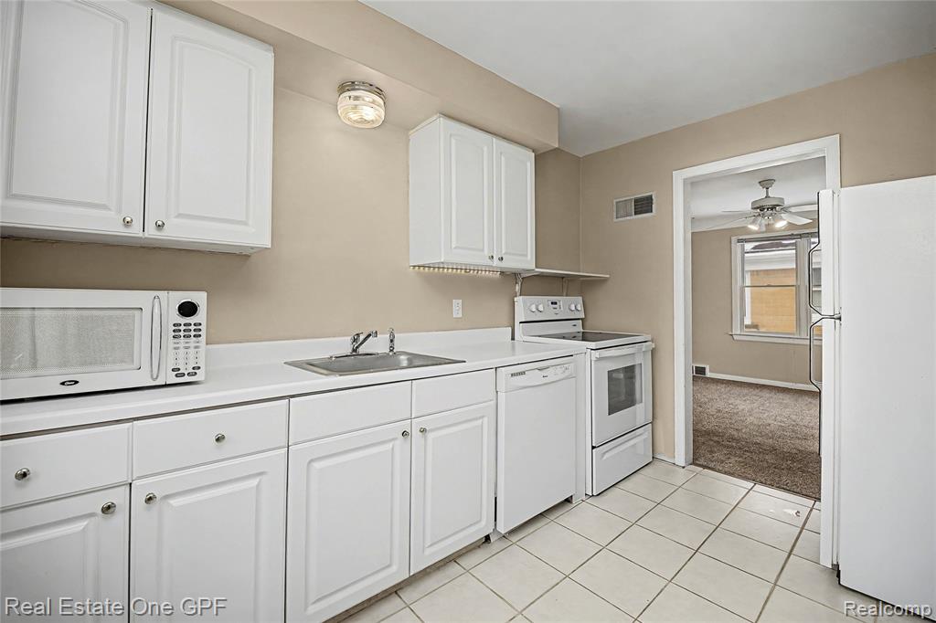 506 W 12 Mile Road, Royal Oak, MI 48073 — Photo 29