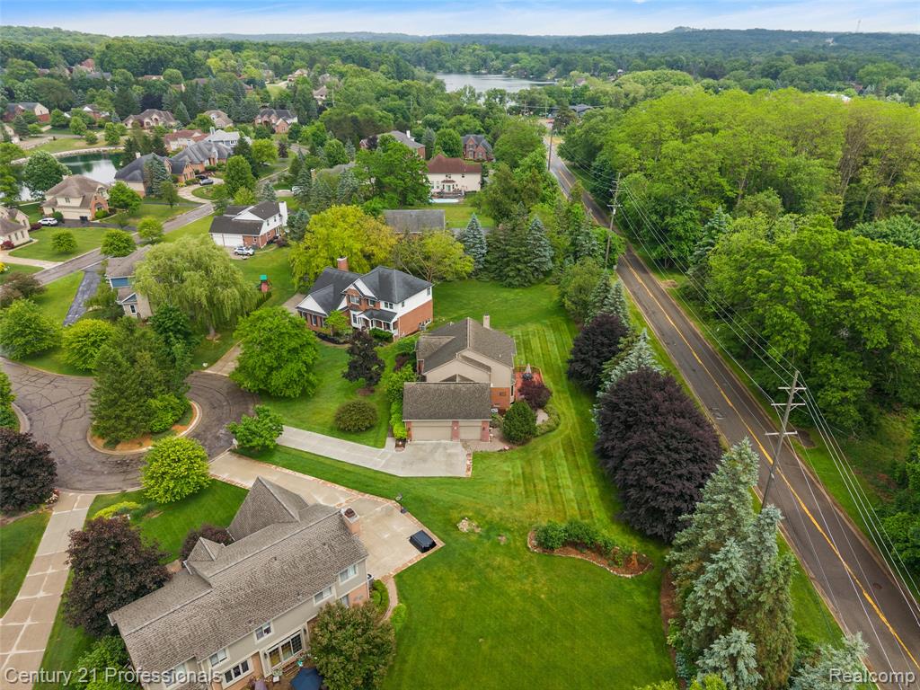 8117 Remington Court, Clarkston, MI 48348 — Photo 40