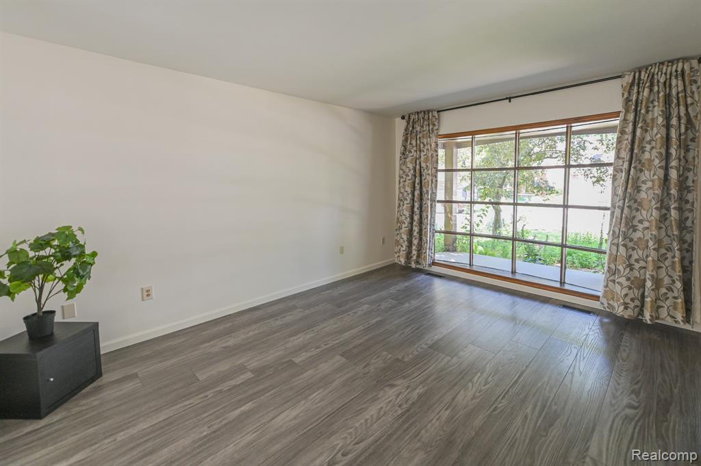 611 Ten Point Drive, Rochester Hills, MI 48309 — Photo 4