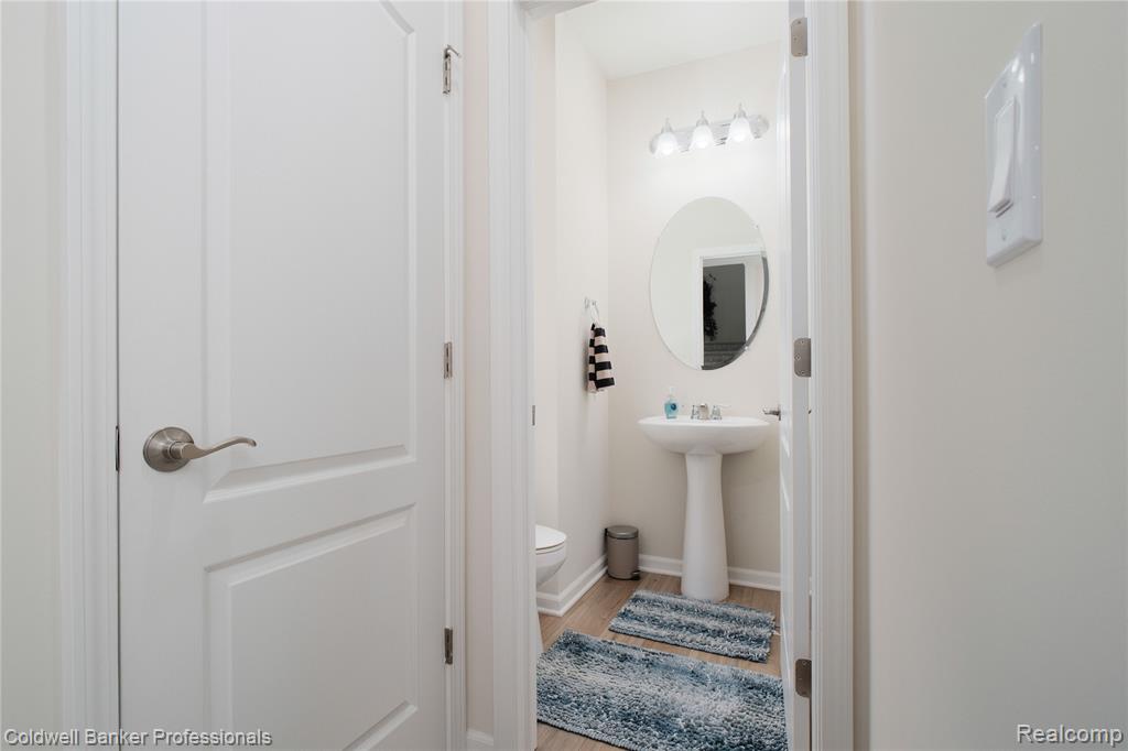 4813 Marquette Drive, Milford, MI 48381 — Photo 11