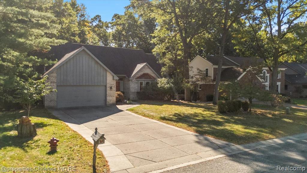 6835 High Ridge Road, West Bloomfield, MI 48324 — Photo 4