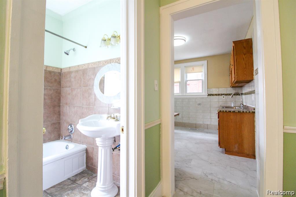 1612 Atkinson Street, Detroit, MI 48206 — Photo 61