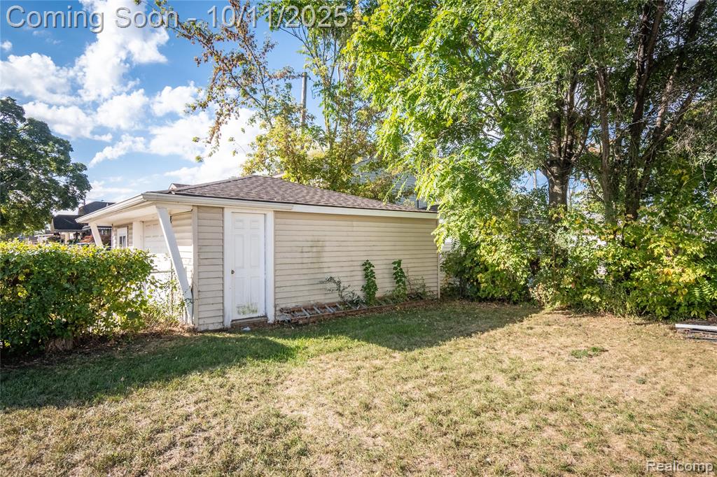 444 S Felker Avenue, Hazel Park, MI 48030 — Photo 27