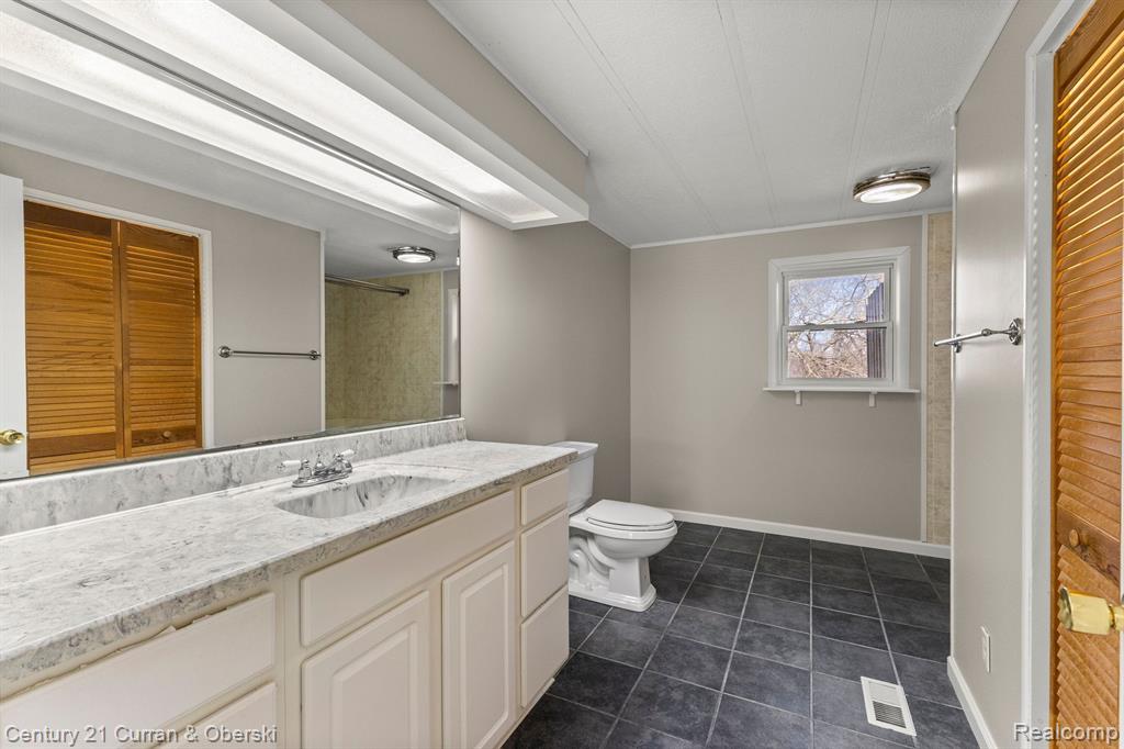8878 RIVER VALLEY Road, Brighton, MI 48116 — Photo 14