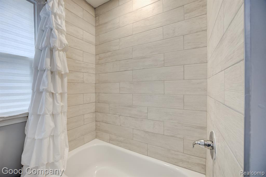 976 E COY Avenue, Hazel Park, MI 48030 — Photo 22