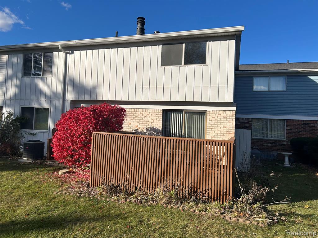 438 Lockmoor Court, 18, Grand Blanc, MI 48439 — Photo 10