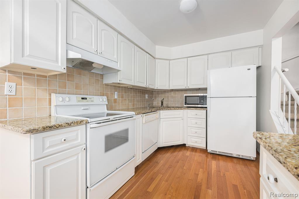 41712 Onaway Drive, Northville, MI 48167 — Photo 4