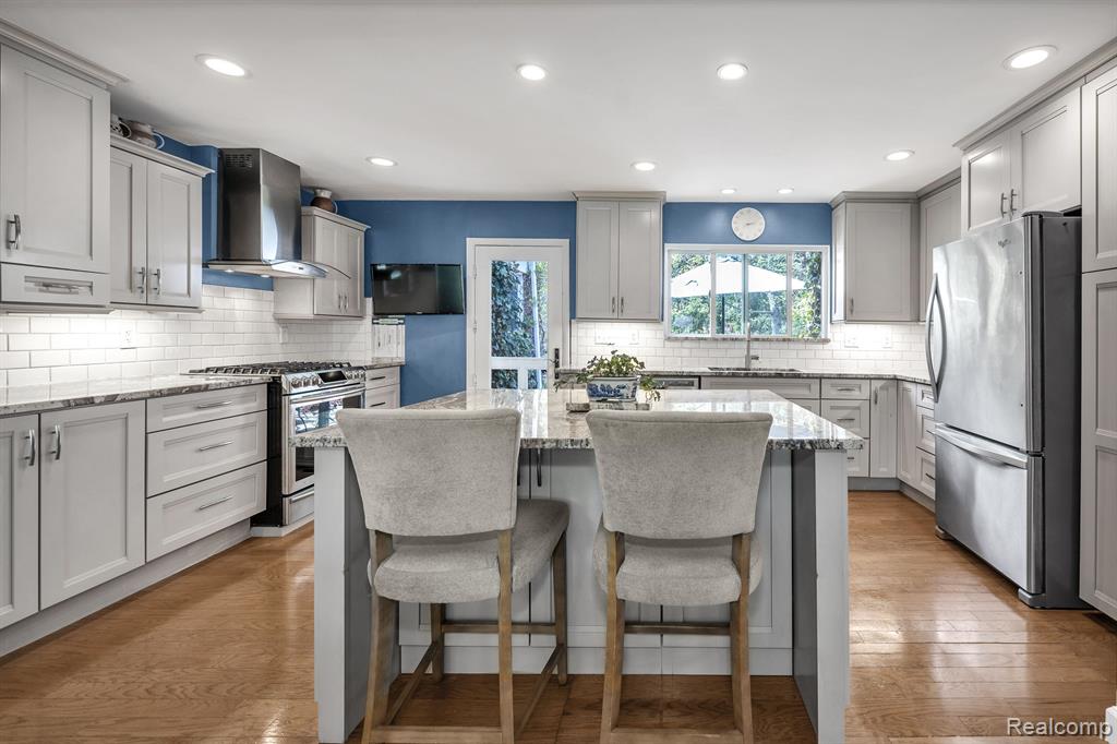 4540 BURNLEY Drive, Bloomfield Hills, MI 48304 — Photo 11