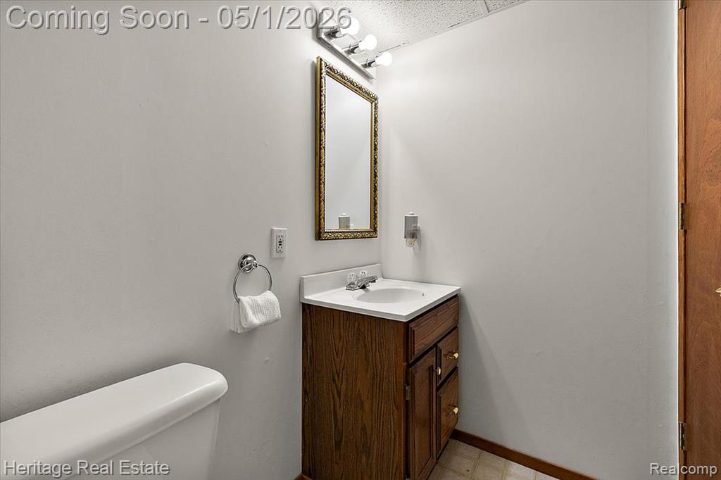 1932 Valley Lane, Lake Orion, MI — Photo 25