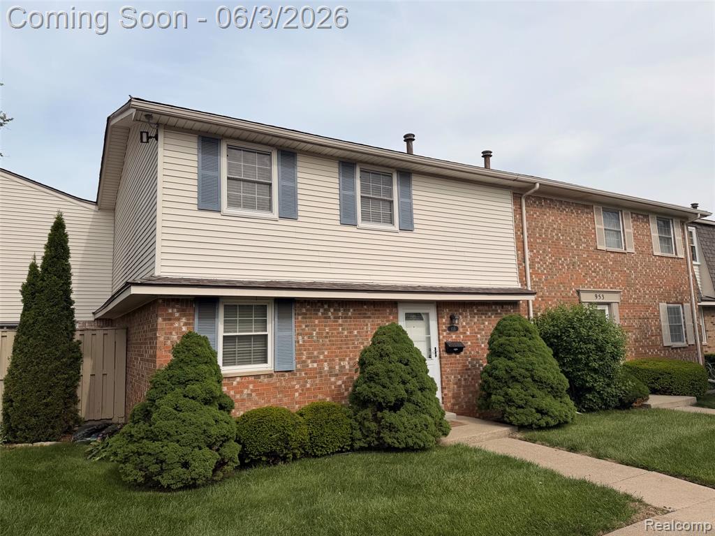 955 Kirts Boulevard, Troy, MI 48084 — front exterior