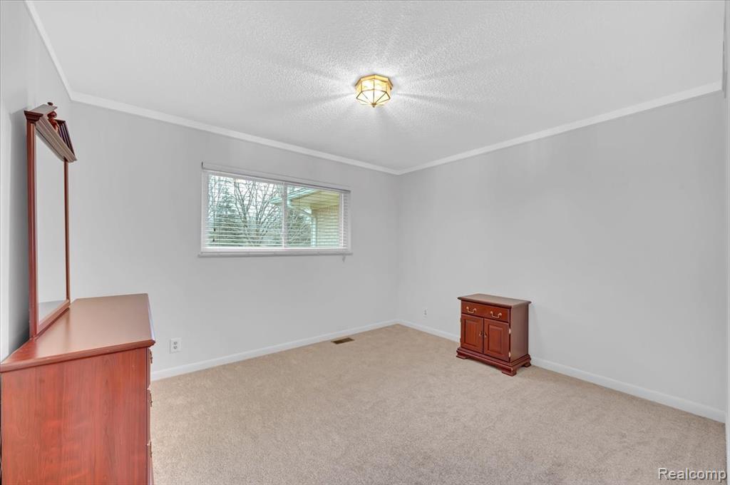 44680 Elizabeth Road, Clinton Twp, MI 48036 — Photo 10