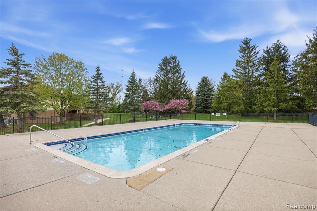 19145 Surrey Lane, Northville, MI 48167 — Photo 32