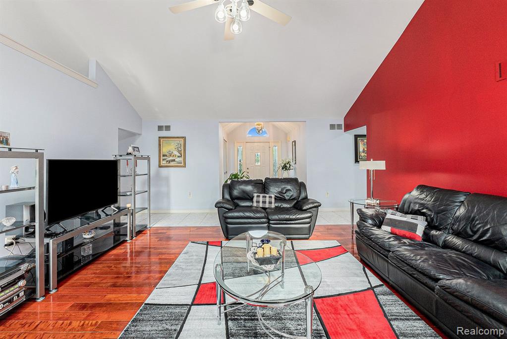 50531 PRINCETON Drive, Macomb, MI 48044 — Photo 9