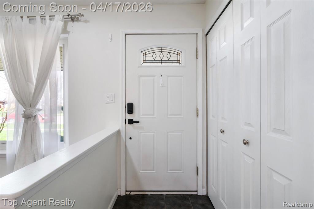 1973 Alexander Drive, Troy, MI 48083 — Photo 12
