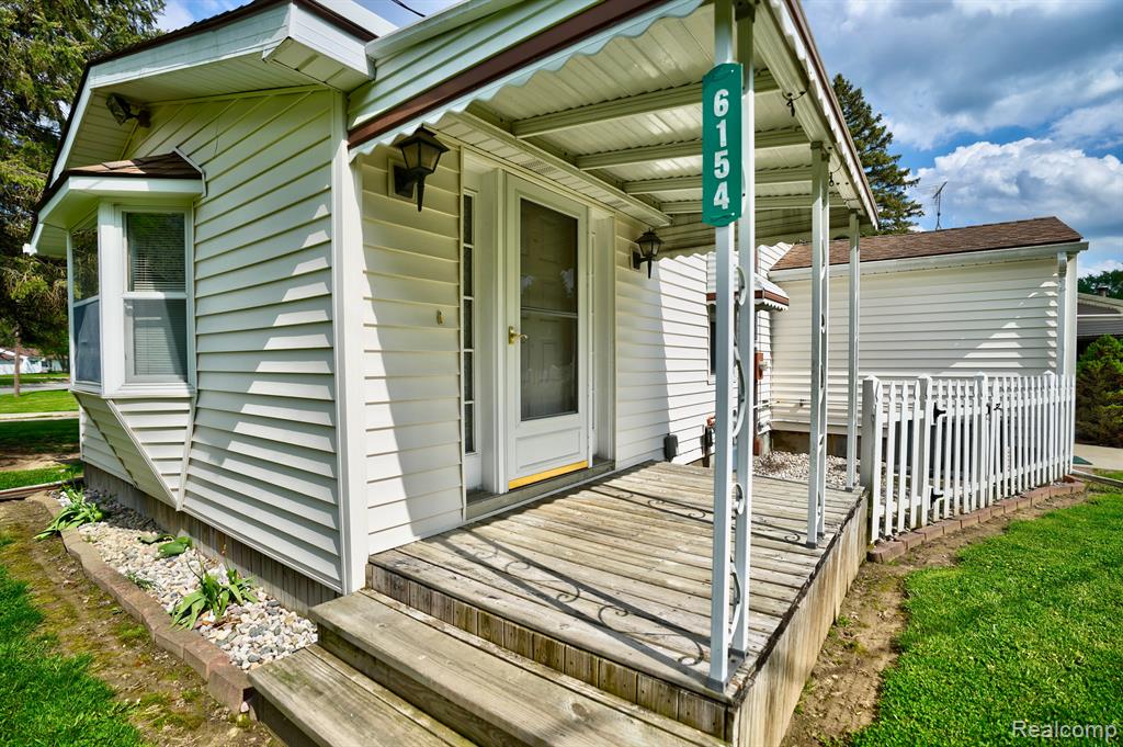 6154 Roberta Street, Burton, MI 48509 — Photo 46