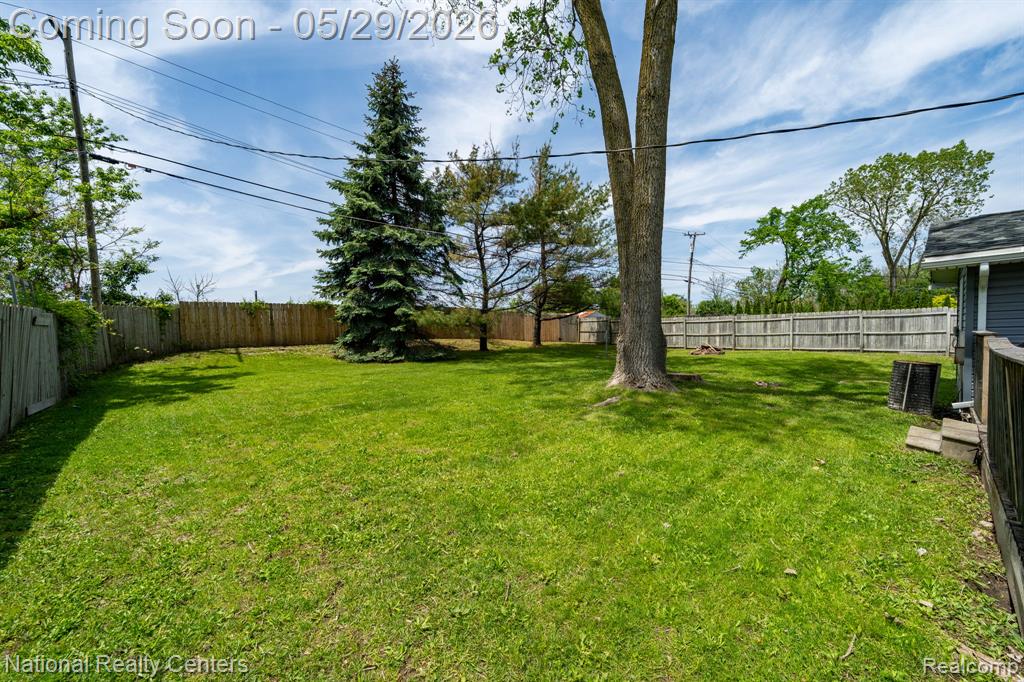 2243 Phillips Road, Auburn Hills, MI 48326 — Photo 24