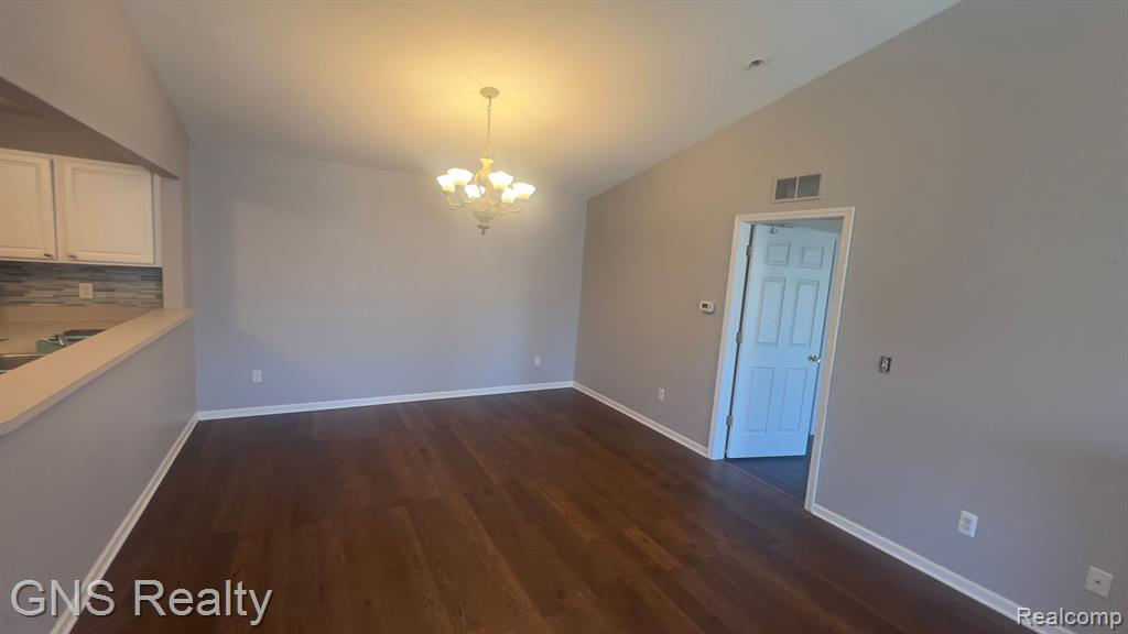 45544 WARWICK Drive, Macomb, MI 48044 — Photo 6