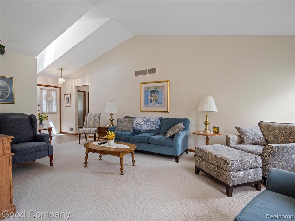 864 Challenging Trail, South Lyon, MI 48178 — Photo 8