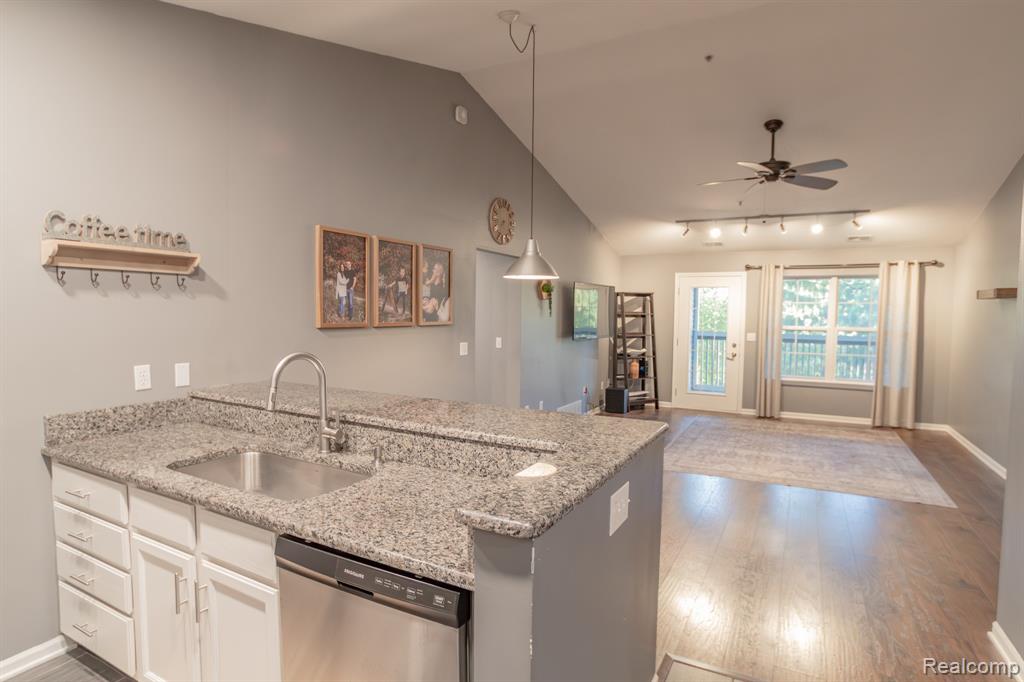 12333 Saint Andrews Way, Fenton, MI 48430 — Photo 4