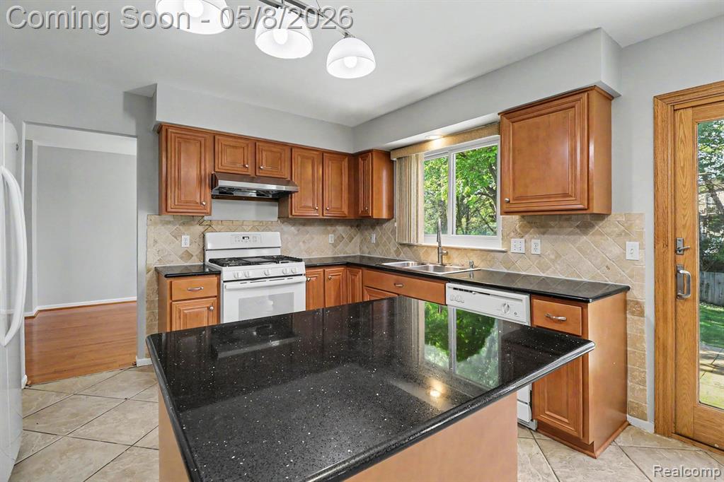 42819 Fairfield Drive, Belleville, MI 48111 — Photo 16