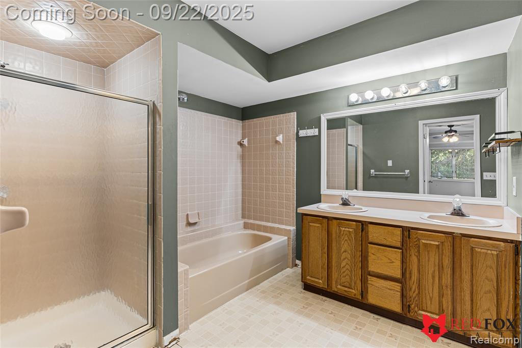 6031 Oak Creek Drive, Swartz Creek, MI 48473 — Photo 17