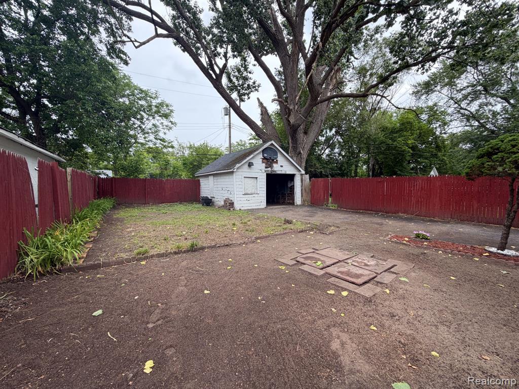 19940 Strasburg Street, Detroit, MI 48205 — Photo 35