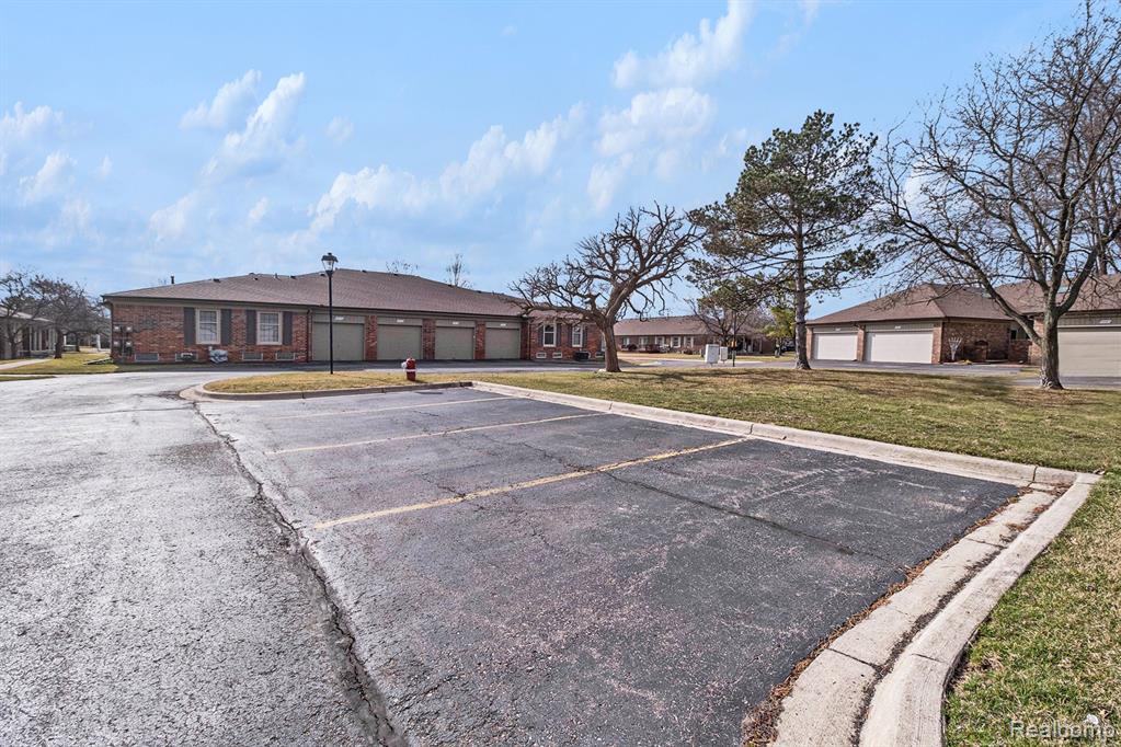 49593 LAUREL HEIGHTS Court, 87, Shelby Twp, MI 48315 — Photo 28