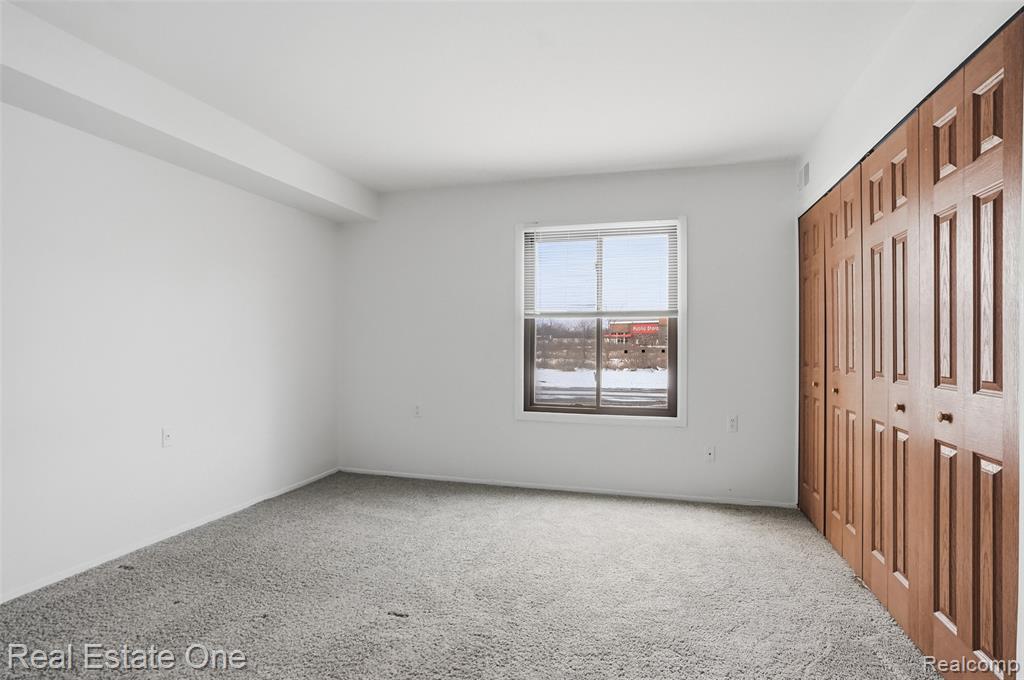 30475 W 14 Mile Road, 77, Farmington Hills, MI 48334 — Photo 18