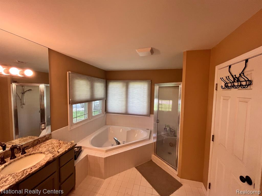 4952 STILLMEADOW Drive, Howell, MI 48843 — Photo 18