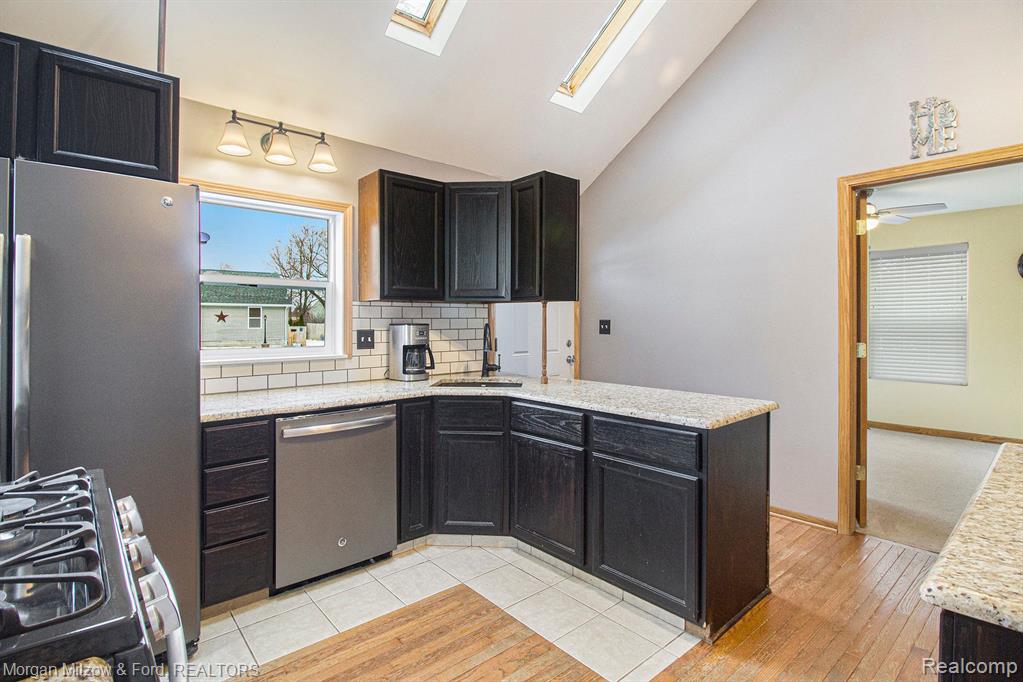 6479 Simmons Road, Waterford, MI 48327 — Photo 10