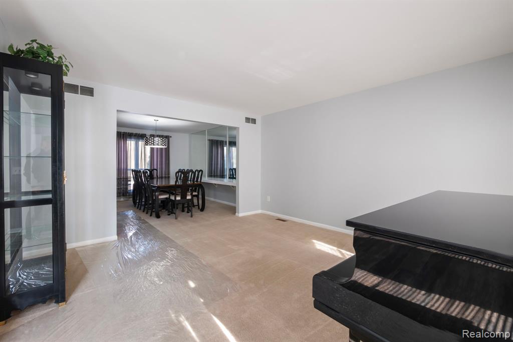 7956 Billingham Road, West Bloomfield, MI 48324 — Photo 9