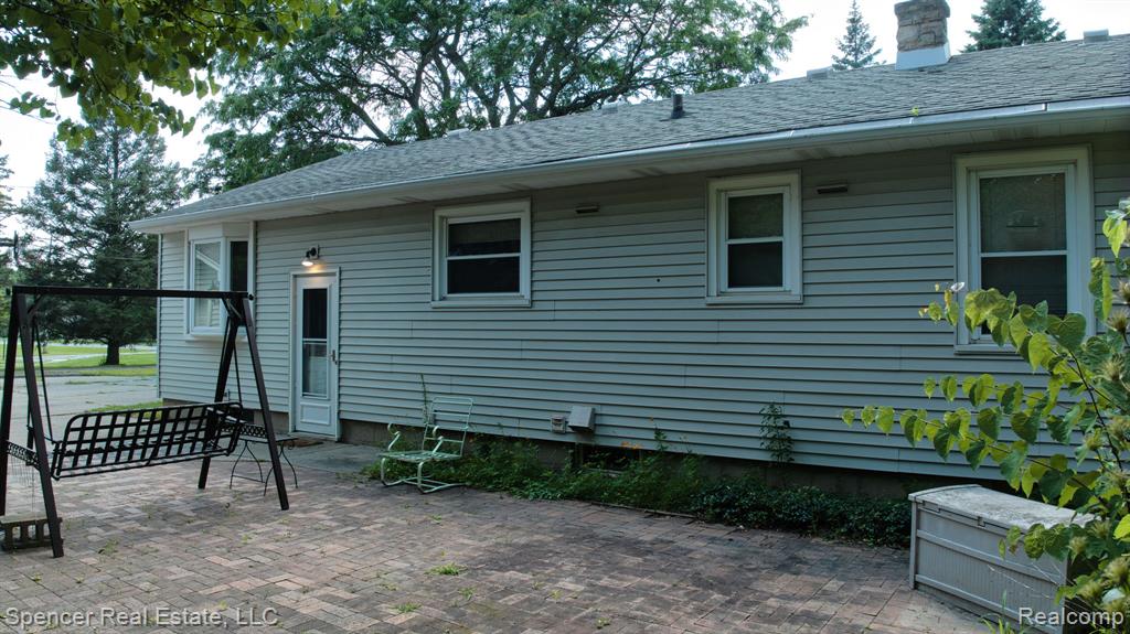 2750 College Road, Holt, MI 48842 — Photo 7