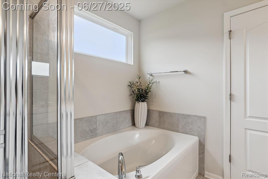 5241 Marie Lane, Sterling Heights, MI 48310 — Photo 24