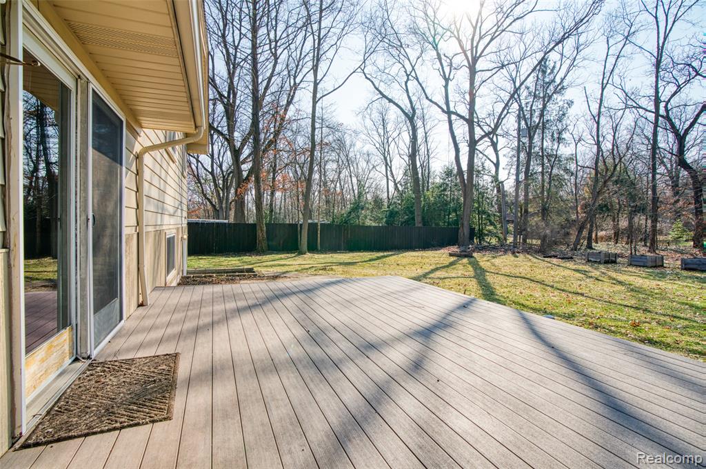 1243 Blue Heron Drive, Highland, MI — Photo 38