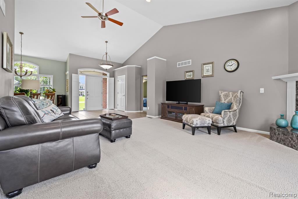 1131 Thorn Ridge Drive, Howell, MI 48843 — Photo 7