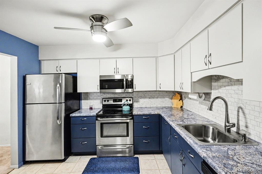 61156 Greenwood Drive, South Lyon, MI 48178 — Photo 11