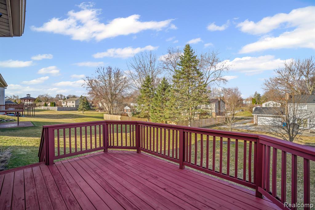 564 CHASSEUR Drive, Grand Blanc, MI 48439 — Photo 57