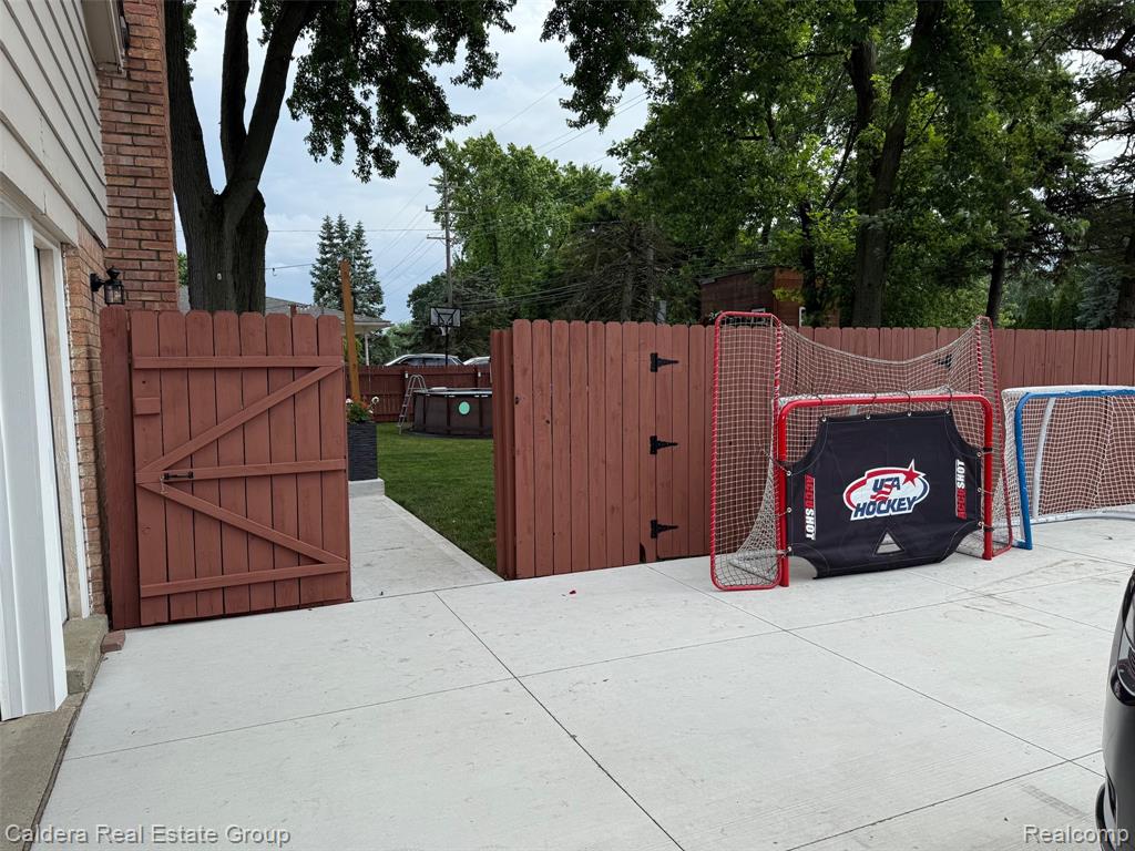 5920 Montgomery Drive, Utica, MI 48316 — Photo 54