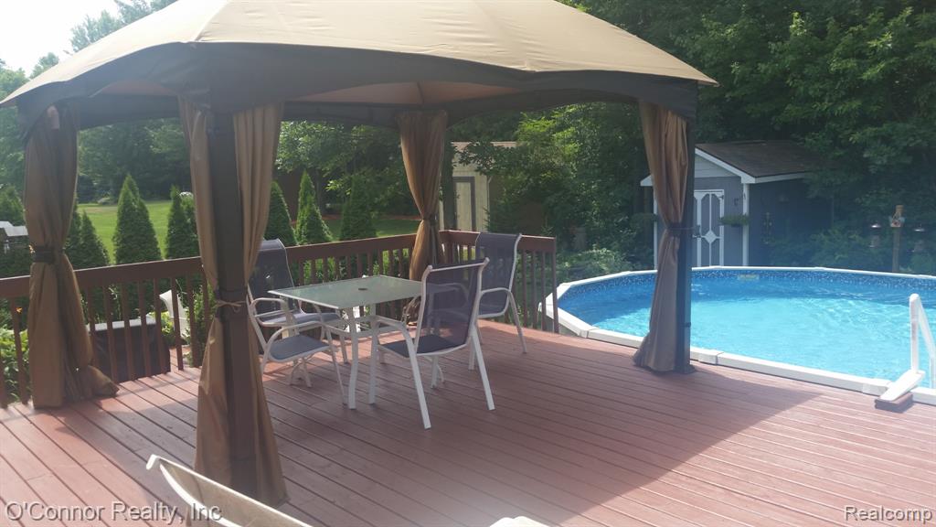 910 Hunter Court, Marysville, MI 48040 — Photo 46