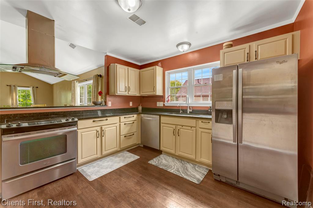 41495 COPPER CREEK Drive, Canton, MI 48187 — Photo 16