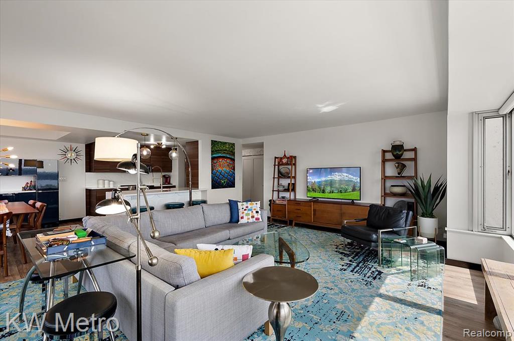 1300 E Lafayette Street, 1001, Detroit, MI 48207 — Photo 18