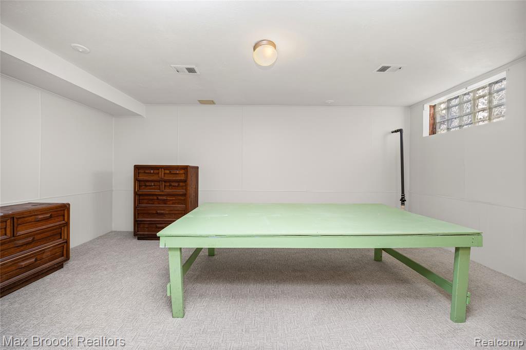 35550 Pleasant Valley Road, Farmington Hills, MI, 48331