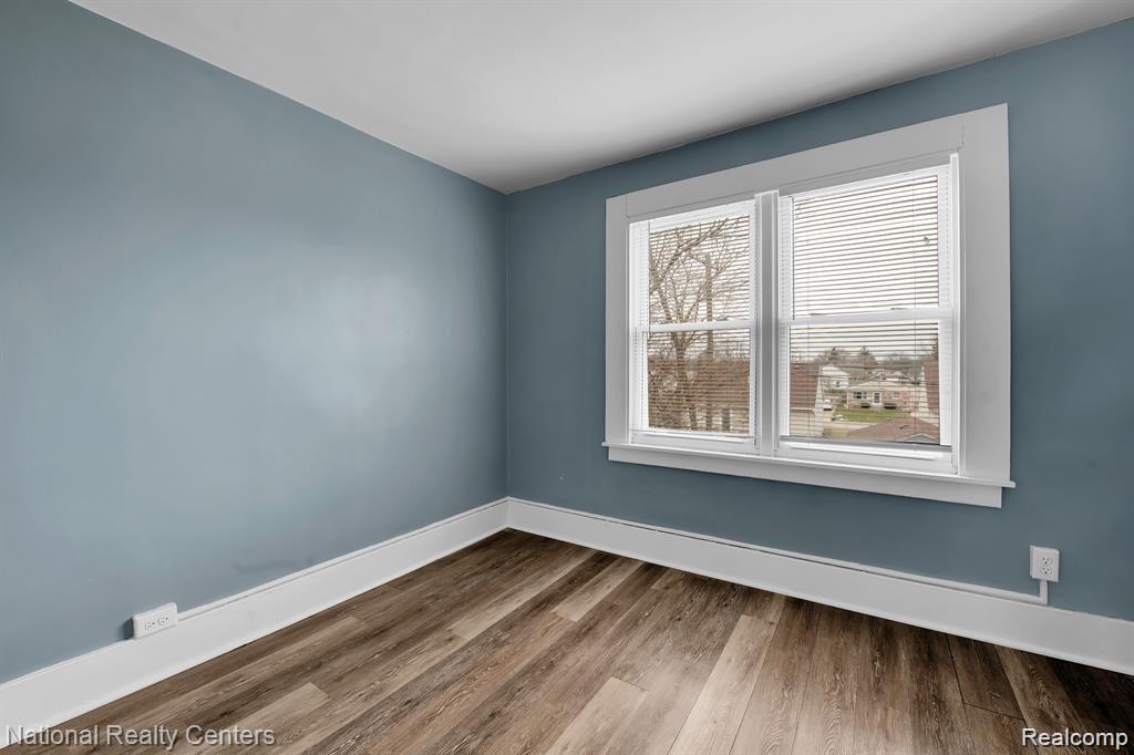 39 E Brockton Avenue, Madison Heights, MI 48071 — Photo 16